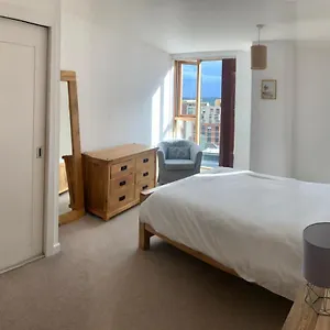 2 Bed In Granary Wharf Leeds Apartment