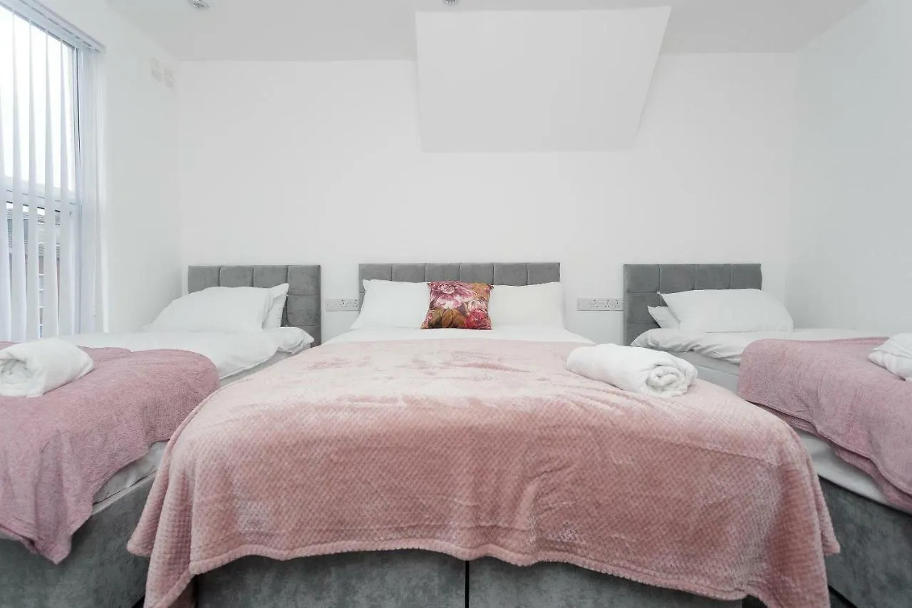 Leeds House Apartment