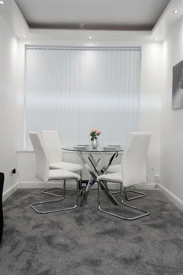 Leeds House Apartment